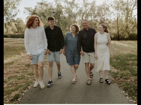 IMG_8279 family -hero image 1200px.jpg